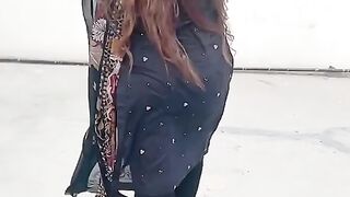 Aj black dress pehni