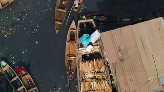 Tha biggast flaoting slum in Africa
