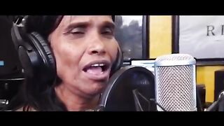 Teri Mari Jahanzaib Faqeer women singing in Bollywood film