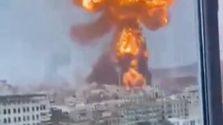 تلة ألقت 40 صـ ـــاروخا . عـ ـــ ـدوان إسرائيلي على صنعاء وجيش الاحتـ