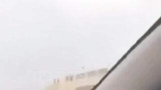 عاجلفي مشهد يثير المزيد من القلق و يفجر العديد من الأسئلة الجيش المصري يدفع