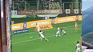 Momen nggak beruntung di sepak bola!