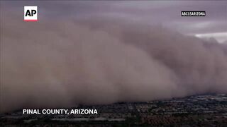 WATCH- Massive haboob hits Phoenix, leaving tens of thousands without