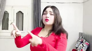 بنت بترقص واخر دلع