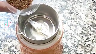 يكشف ان جميع سبب جميع الامراض شيء واحد وأن علاجها مكون واحد وموجود في كل بيت