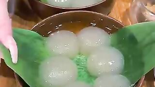 3種類のきな粉で味わうぷるぷるわらび餅 japanesefood