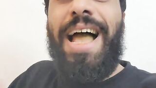 عاهره امريكيه تحرق القران الكريم