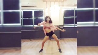 Indian Girl Vidhi Bhatia Dance 14