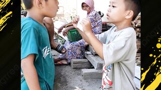 Aksi sulap bocil ini dijamin bikin kamu ngakak