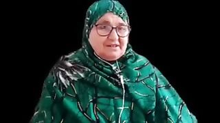 فاطمة البحرية كتسطا علينا محمد السادس وكصحبلك حنا مكلخين كولشي عاق