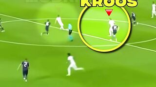 Toni Kroos Signature Kick-Offs