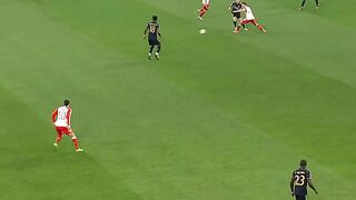 This is how Toni Kroos controls the midfield
