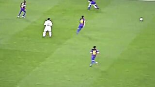 Mesut Ozil amazing crossbar against Barcelona