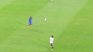 Mesut Ozil Ball Controls