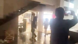 Rumah Ahmad Sahroni yang berada Di Tanjung Priok di Looting oleh sejumlah Massa.  viral trending fyp pojokbekasi ahmadsahroni
