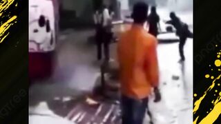momen lucu pertama kali ikut demo
