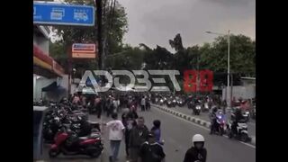 Di Balik Demo Chaos Masih Ada Tukang Kabel
