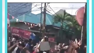 WARGA TANJUNG PRIUK MEMBARA