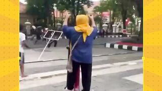 Ketika negara api menyerang, tapi jadwal olahraga gak bisa ditunda!