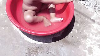 Baby washing and happen