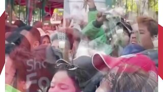 Ribuan pengemudi ojek online (ojol) menggelar aksi damai sekaligus konvoi di kawasan IRTI Monas