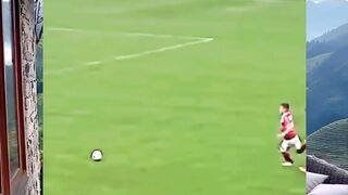 Sepak bola penuh kejutan!