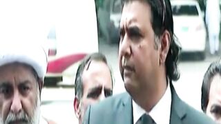 Mustafa Nawaz Khokhar Speaks in Favor of Imran Khan  Bushra Bibi