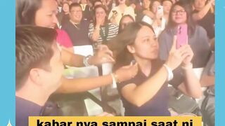 lama kali kak tutup mukanya