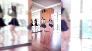 Indian Girl Eshna Chopra Dance 15