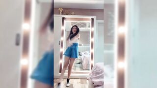 Indian Girl Hanshika Gupta Dance 4