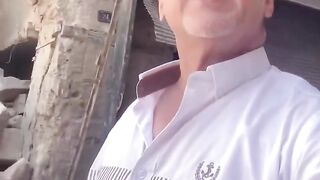 يا أيها البحر لا تبكي وتبكينا أبلغ دموعك