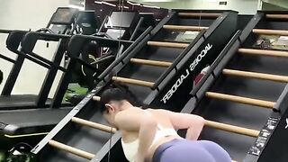 Hot Gym Girls Pushing Their Limit