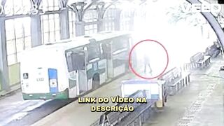Full video da menina no ônibus cascavel onibus 5v1 cascavel 2
