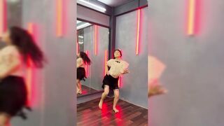 Indian Girl Sara Dance 3