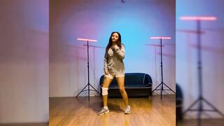 Indian Girl Dakshata Jadhav Dance 3