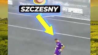 Szczęsny Ketika bola tidak datang, saatnya mencari hiburan lain  KiperJugaButuhRelaksasi