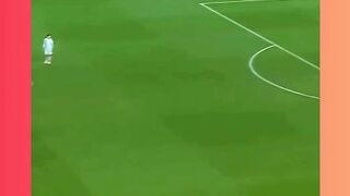 sepakbola kiper viral