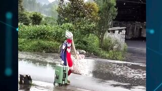 ULTRA MAN PULANG KAMPUNG KRENA YANG JAHAT ITU TERNYATA BUKAN PENJAHAT TAPI PEJABAT