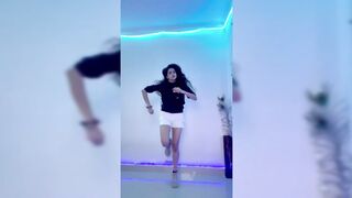 Indian Girl Alina Khan Dance 5