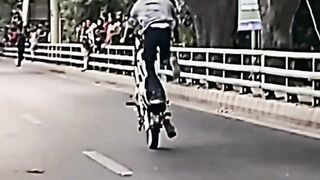 bike stunts in pk