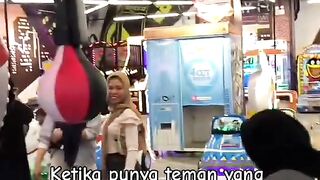 Cewek yang lemah lembut wkwkwkwk