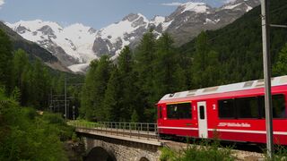 Scenic Swiss Train Journey through Alpine Landscape