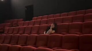 Diajak nonton selalu ketiduran wkwkwk