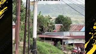 pov bawa jetor ke sekolah