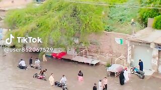 پاکستان حیدراباد میں پانی