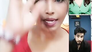 yaar Kuchh To bolo na baat karo mujhe ek moment banaa do Kuchh To baat