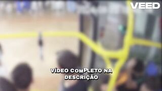 VIDEO DA MENINA QUE VIRALIZOU COM 5 MENINOS PORTAL ZACARIAS CASCAVEL ONIBUS 5X1