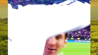 Messi  Zlatan Rivalitas atau Respek?  Simak momen seru antara dua legenda sepak bola ini! Messi Ibrahimovic FootballLegends