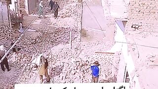 لگتا ہے سارے محلے کے پاس پیسہ اگیا