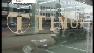 Cuplikan mobil Timor